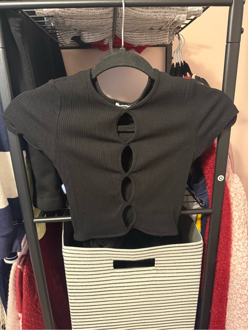 Garage Peekaboo Stormi Top